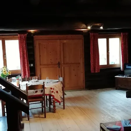 Cosy In Les Pins With Barbecue Chalet *